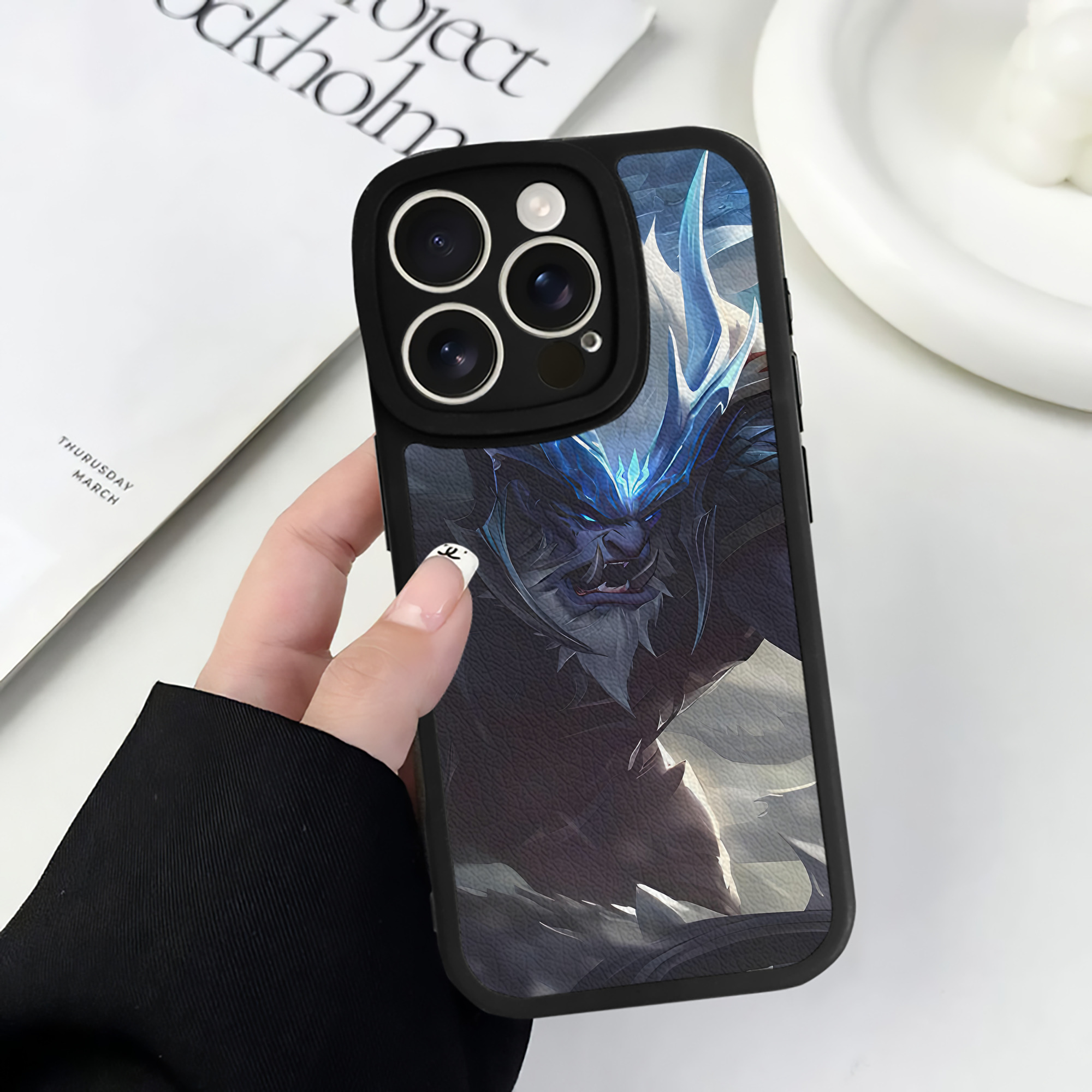 （画像用） リーグ・オブ・レジェンド League of Legends LOL 【iPhone 16シリーズ対応】シリコンスマホケース（レザー調） 材質：シリコン